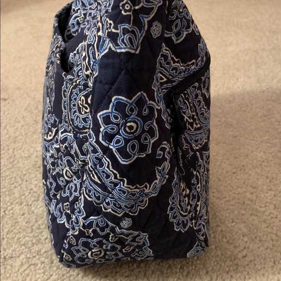 Vera Bradley Quilted Glenna Blue Bandana Pattern Crossbody/Shoulder Bag - Picture 6 of 16